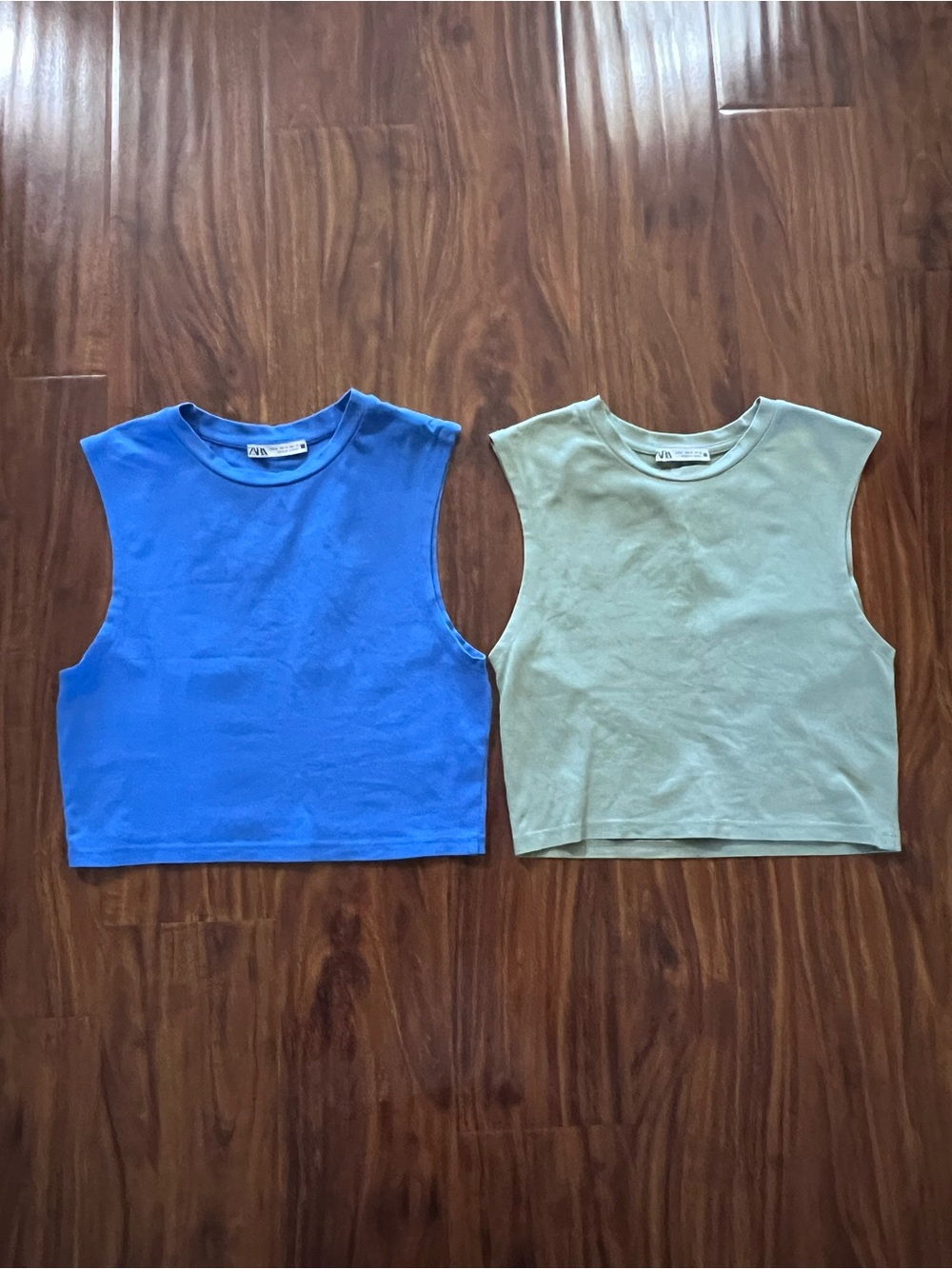 Zara Bundle Sleeveless Crop Tank Tops size Small Bright Blue Sage Green
